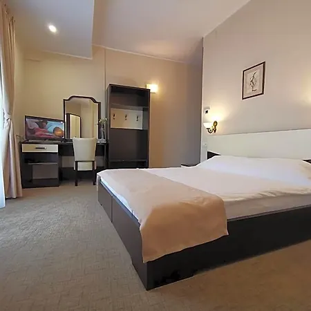New Derby Hotel